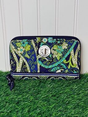 Vera Bradley RETIRED Rhythm & Blues Turn Lock Wallet in Navy/Teal/Lime GUC